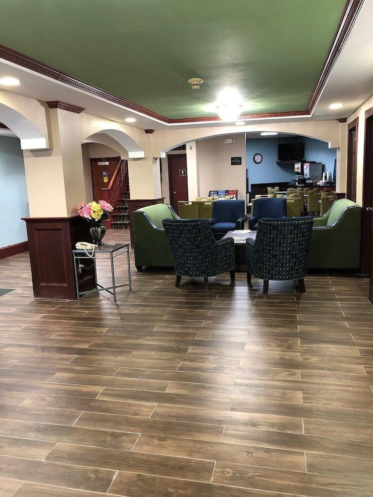 速8西格林威治酒店 West Greenwich 外观 照片