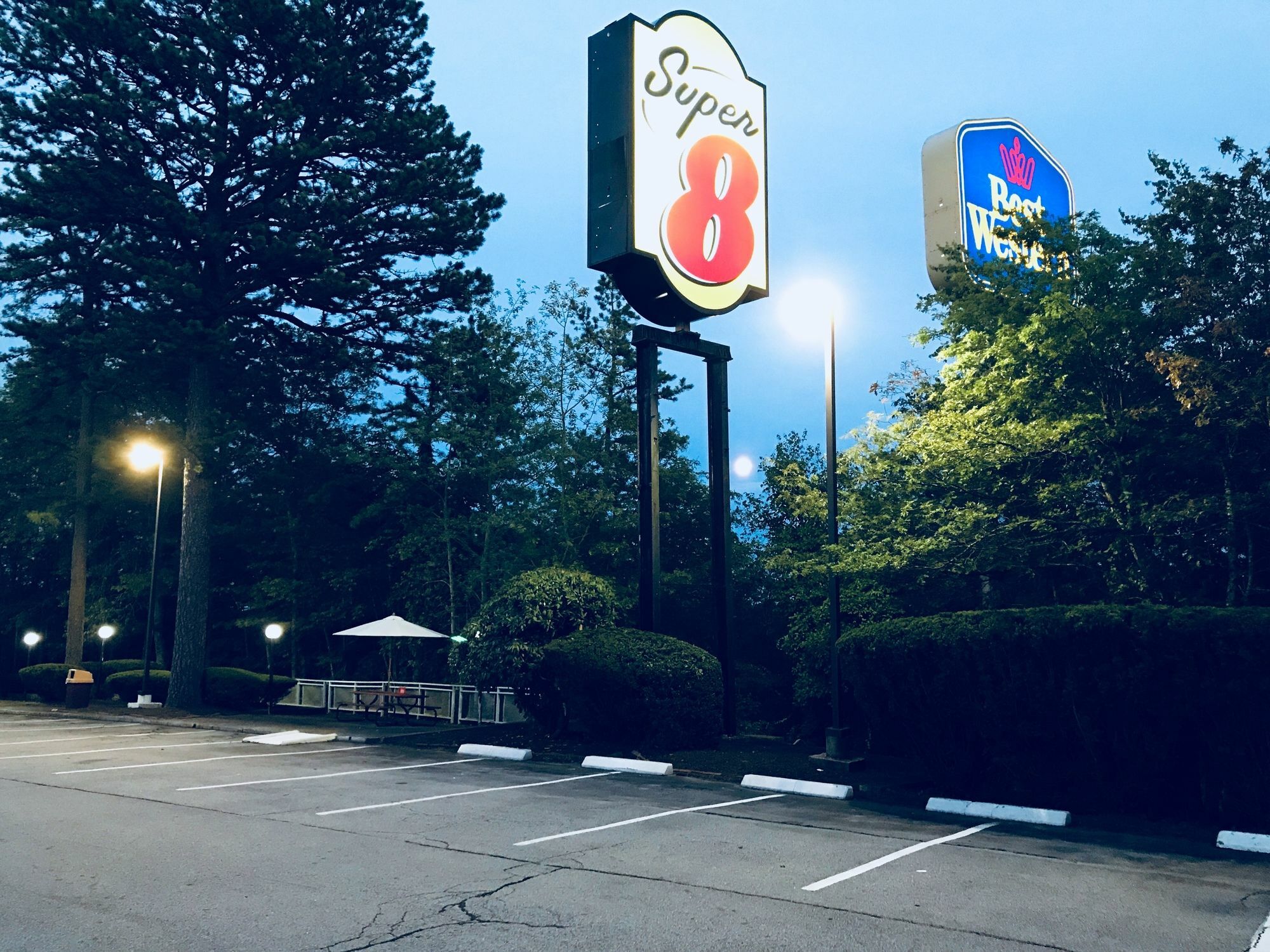速8西格林威治酒店 West Greenwich 外观 照片